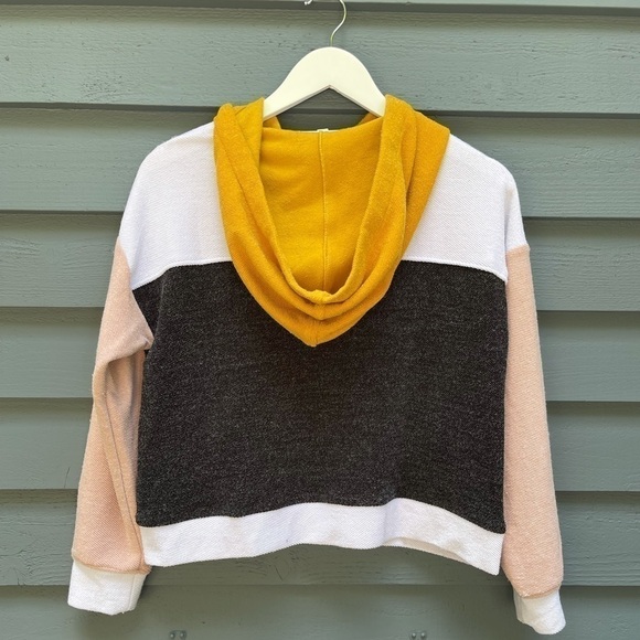 OFF Duty Pink / White / Yellow / Charcoal Colorblock Hoodie / Shorts Size Small - Picture 4 of 8